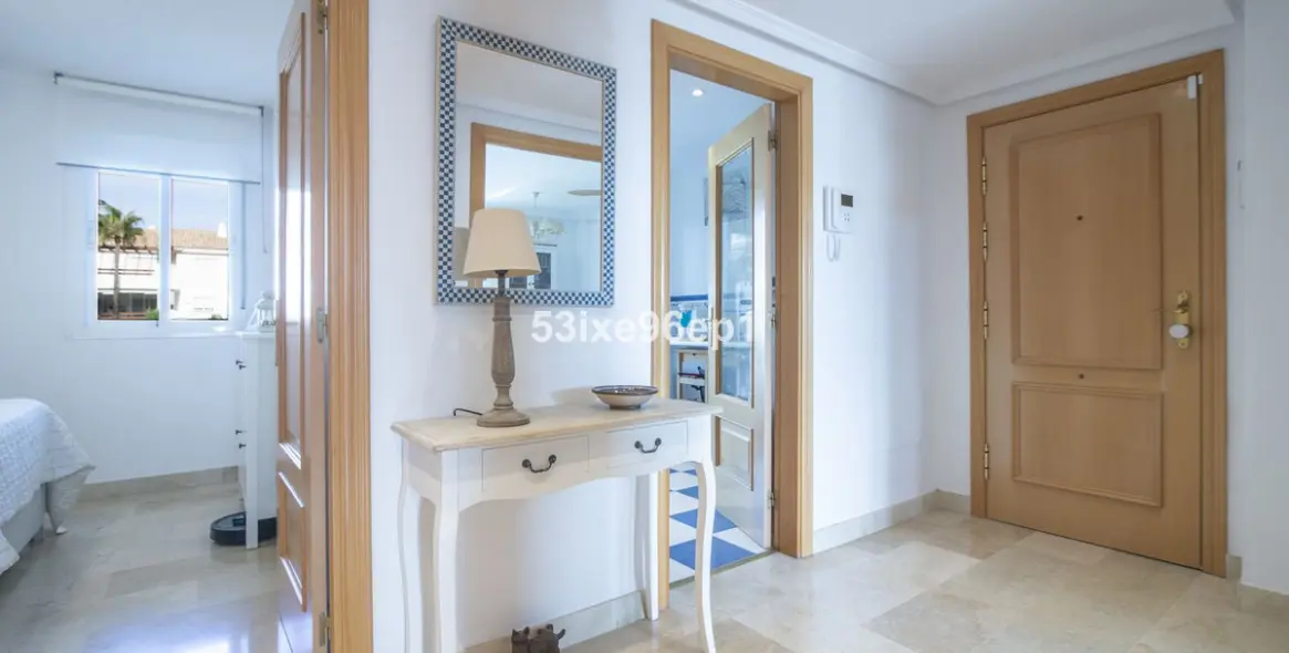 Sale of middle floor apartment in Selwo 5