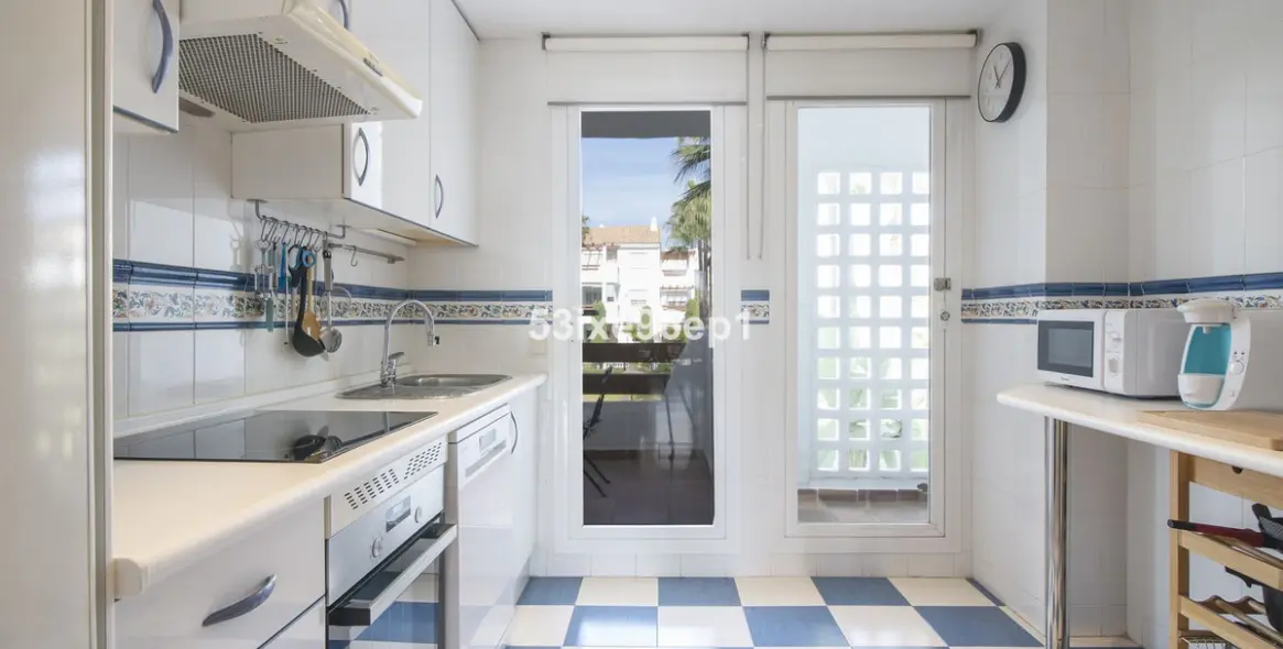 Sale of middle floor apartment in Selwo 6