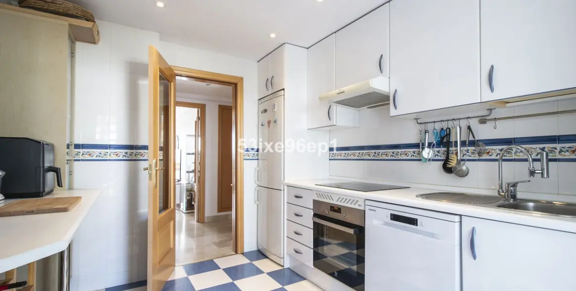Sale of middle floor apartment in Selwo 7