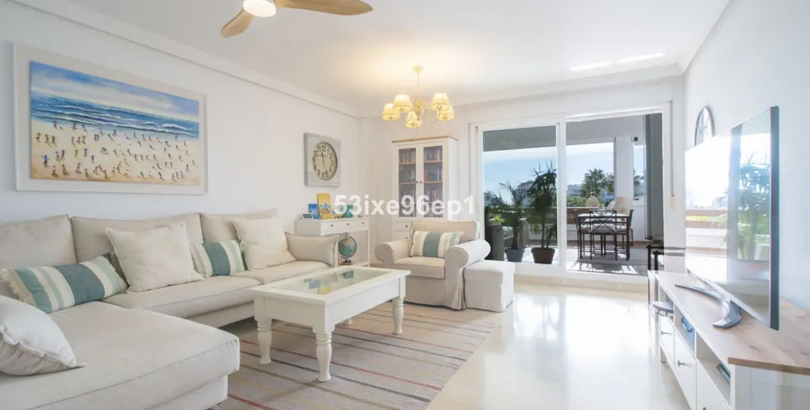 Sale of middle floor apartment in Selwo 8