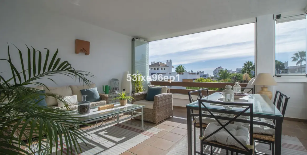 Sale of middle floor apartment in Selwo 11
