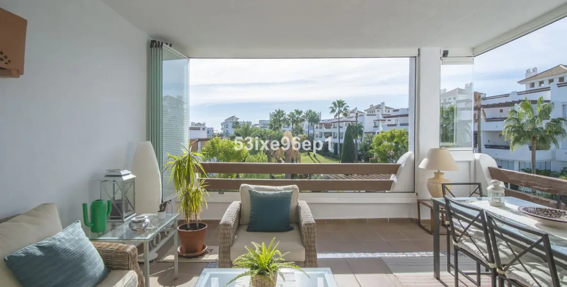 Sale of middle floor apartment in Selwo 16