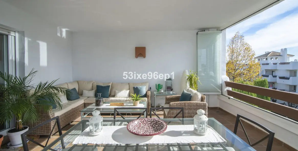 Sale of middle floor apartment in Selwo 17