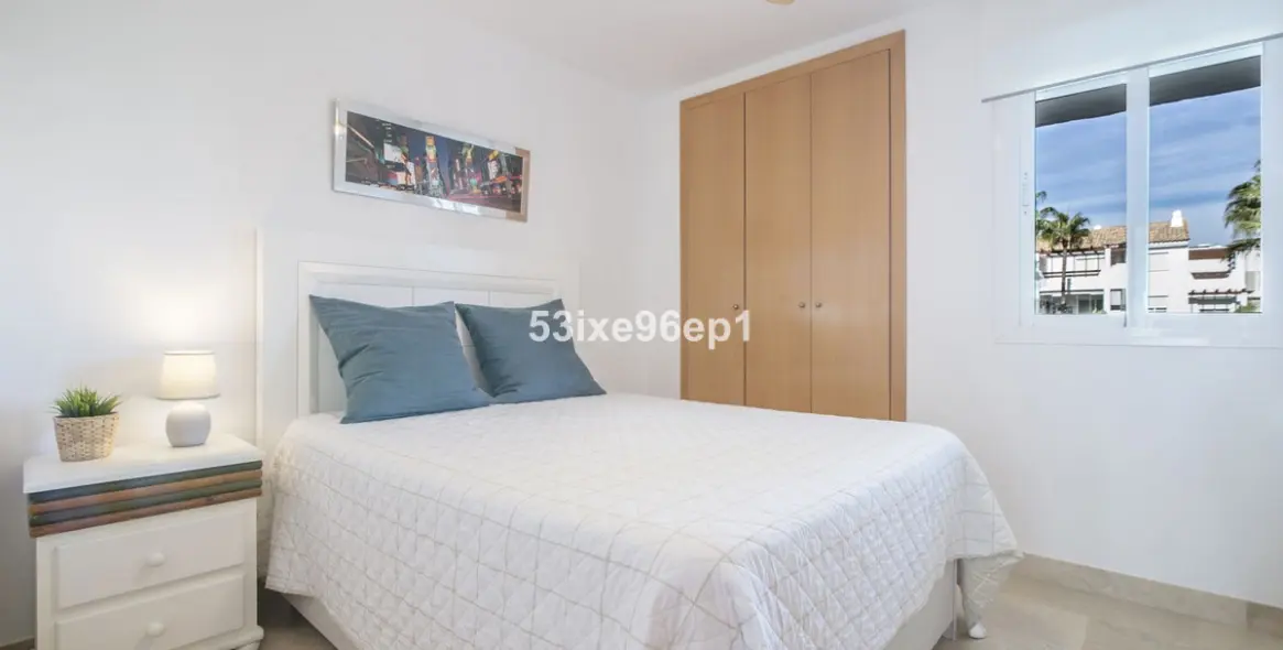 Sale of middle floor apartment in Selwo 18