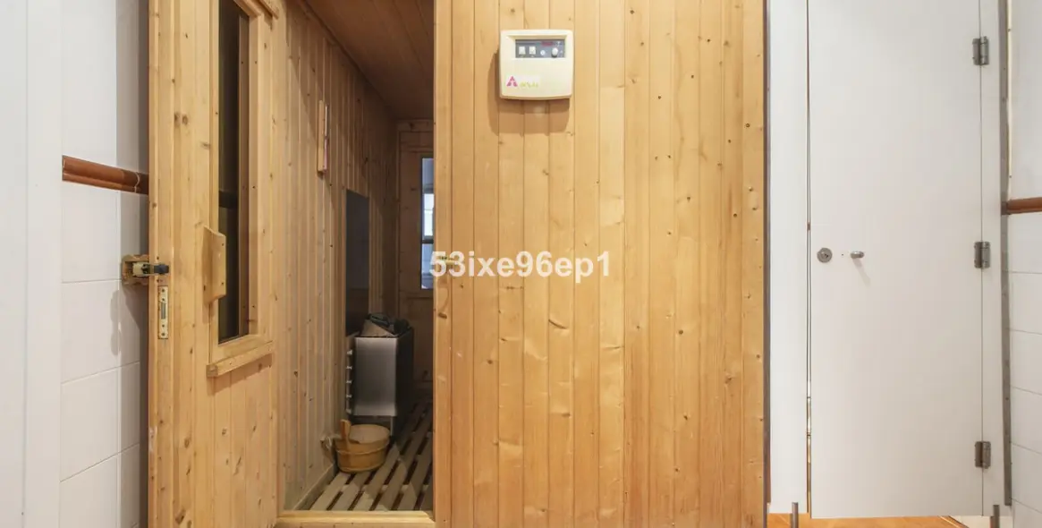 Sale of middle floor apartment in Selwo 38