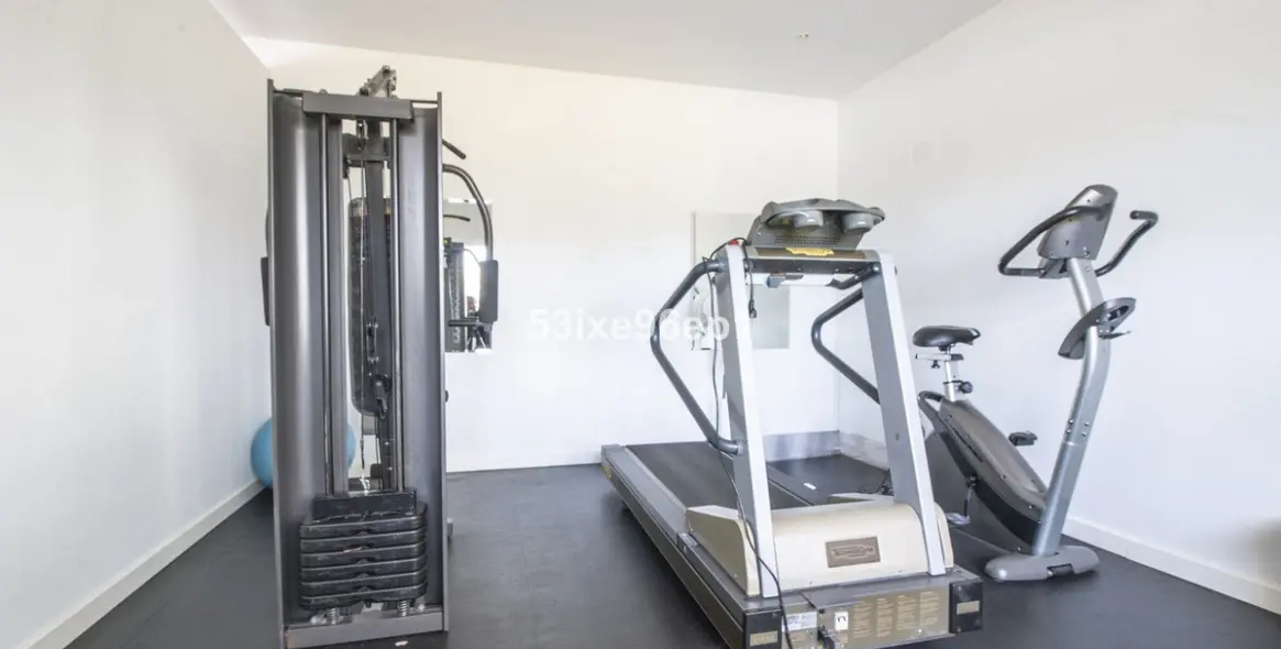 Sale of middle floor apartment in Selwo 41