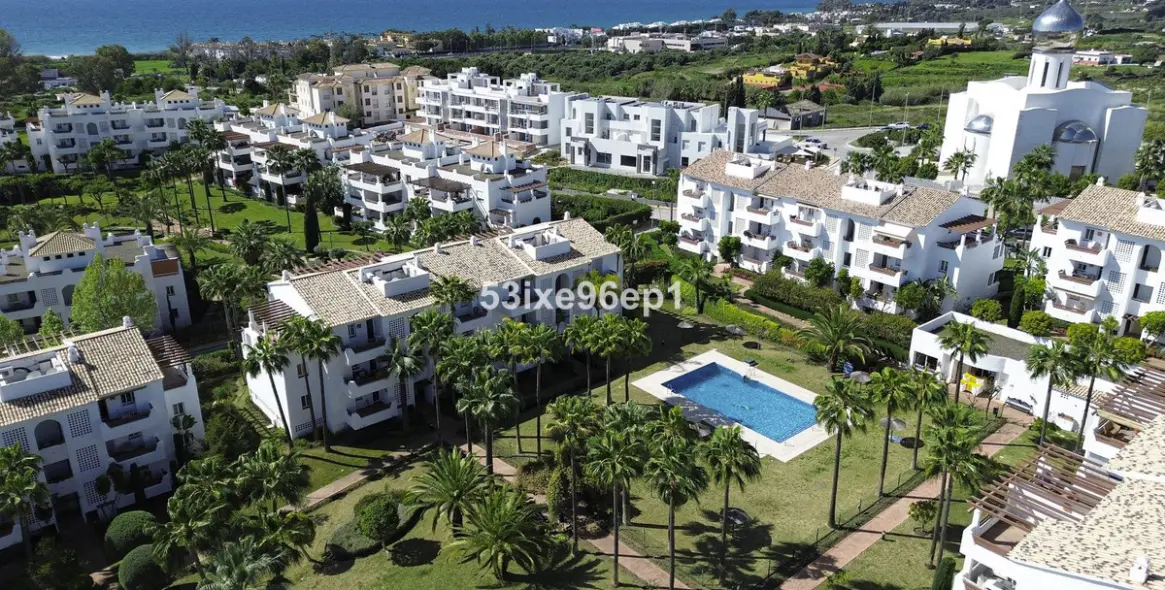 Sale of middle floor apartment in Selwo 54