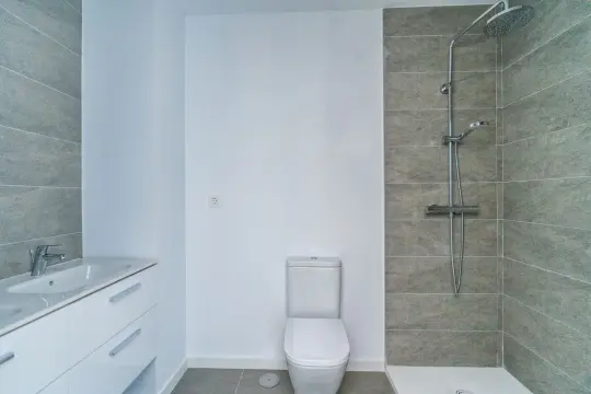 Image 6 thumb