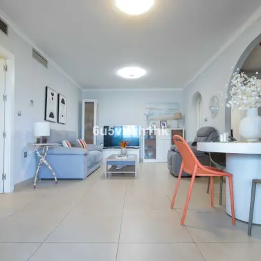 Sale of ground floor apartment in Las Chapas