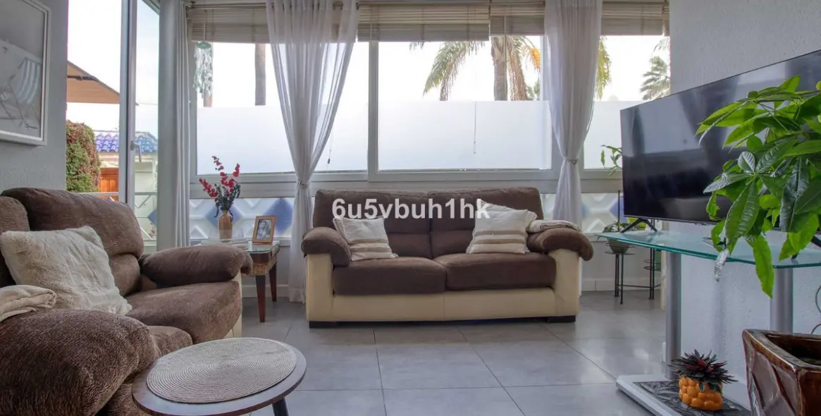 Sale of ground floor apartment in Las Chapas 6