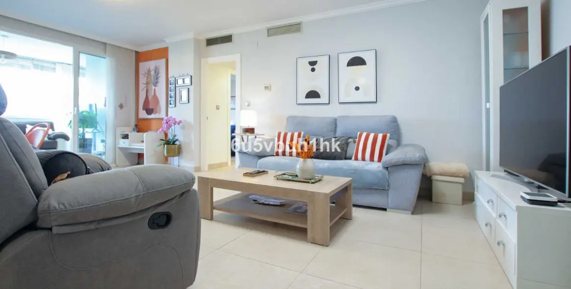 Sale of ground floor apartment in Las Chapas 15