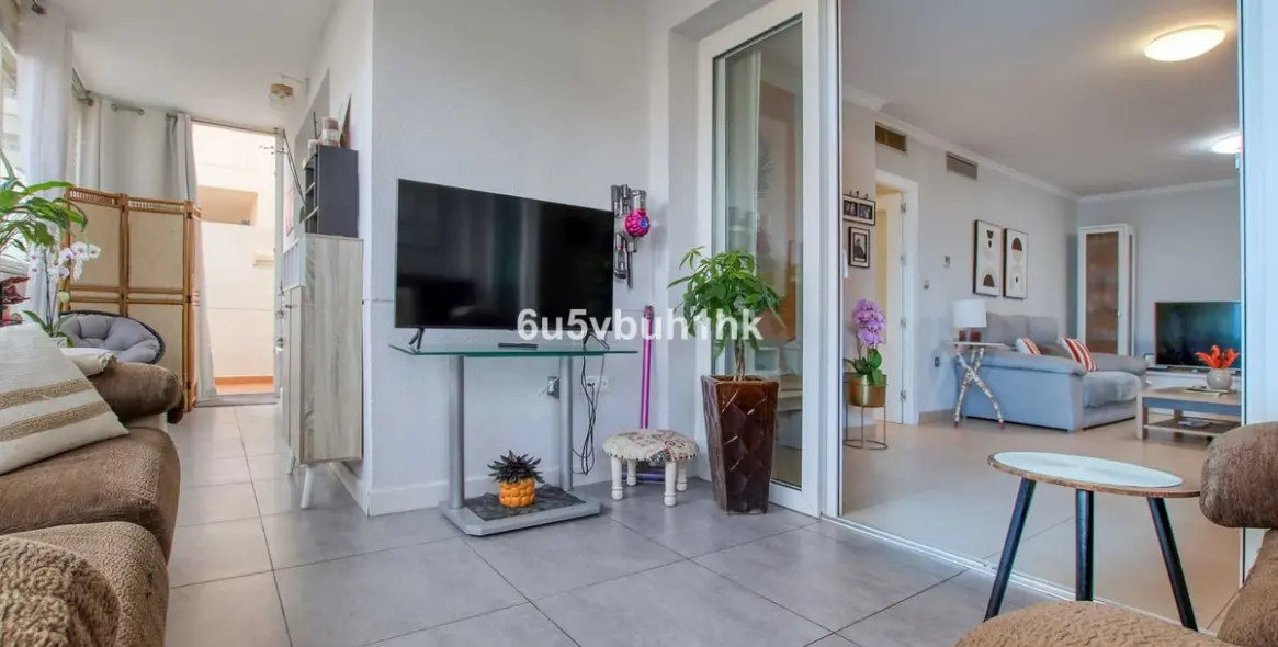 Sale of ground floor apartment in Las Chapas 18