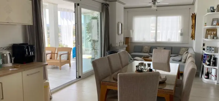 Sale of penthouse in Estepona 3