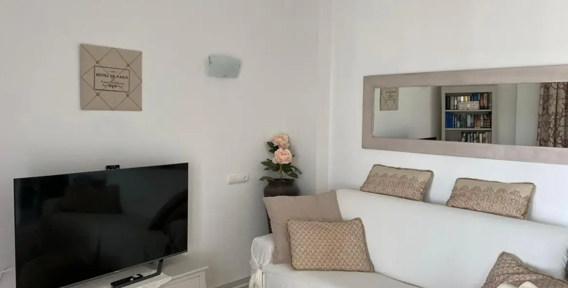 Sale of penthouse in Estepona 10