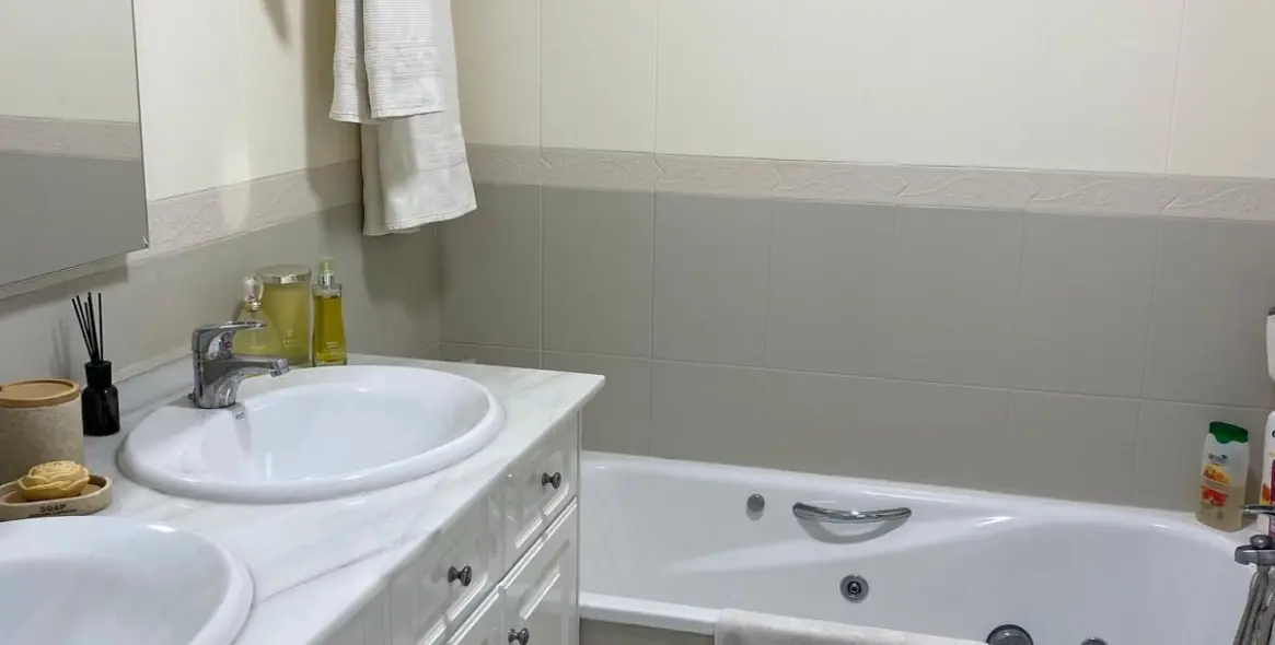 Sale of penthouse in Estepona 12