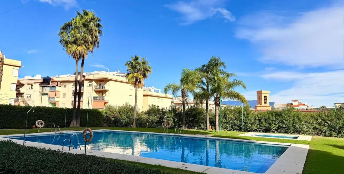 Продажа апартаментов на среднем этаже в Estepona 8