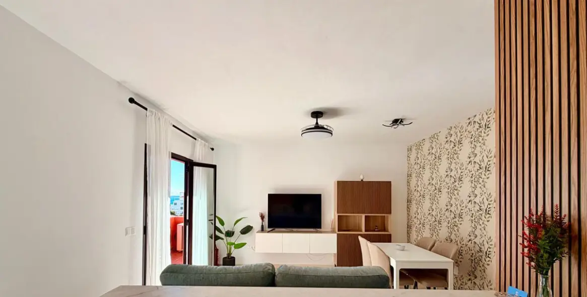 Продажа апартаментов на среднем этаже в Estepona 11