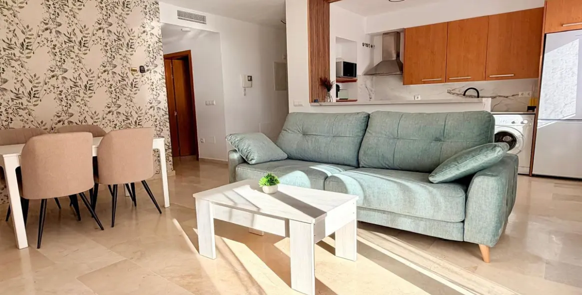 Продажа апартаментов на среднем этаже в Estepona 12