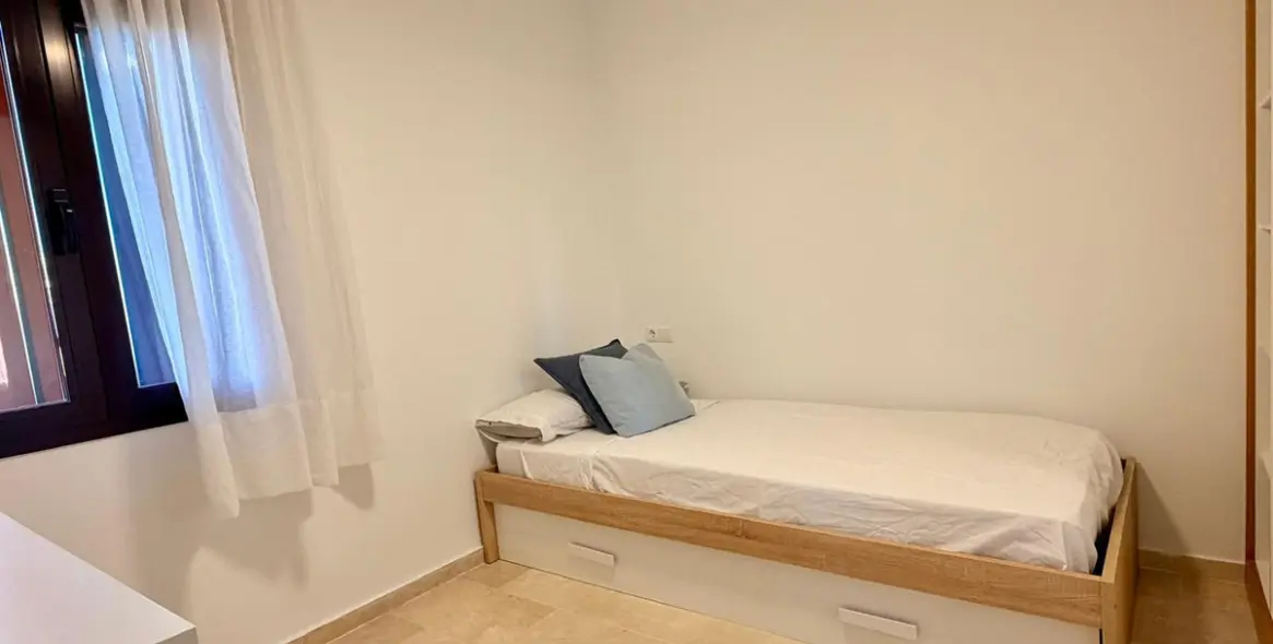 Продажа апартаментов на среднем этаже в Estepona 15