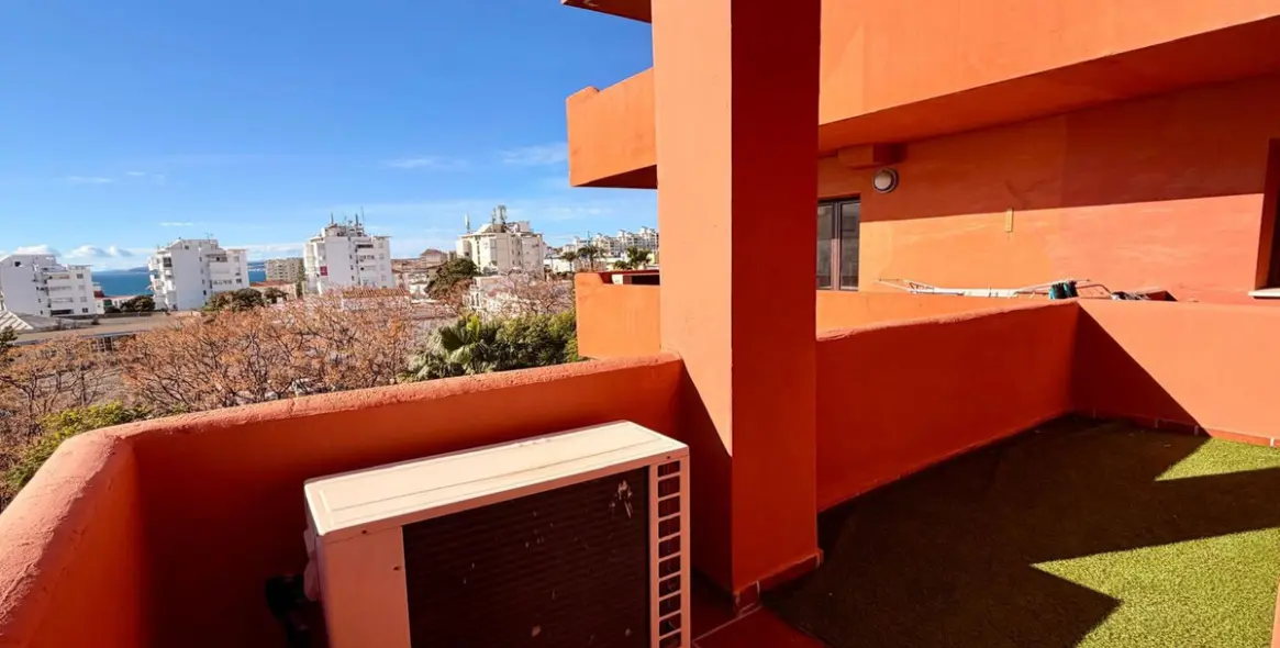 Продажа апартаментов на среднем этаже в Estepona 18