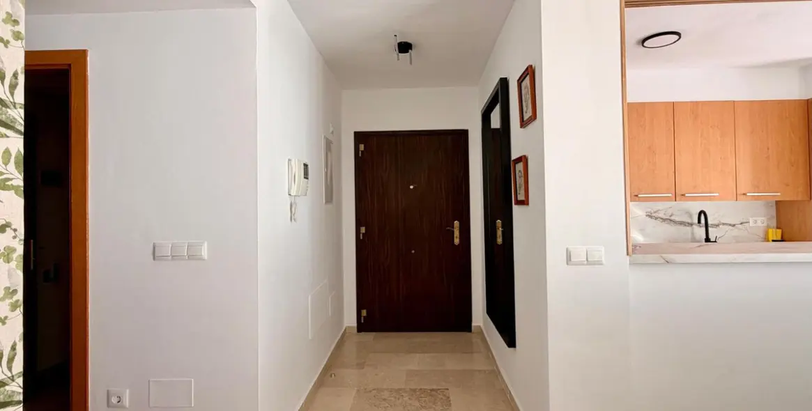 Продажа апартаментов на среднем этаже в Estepona 19