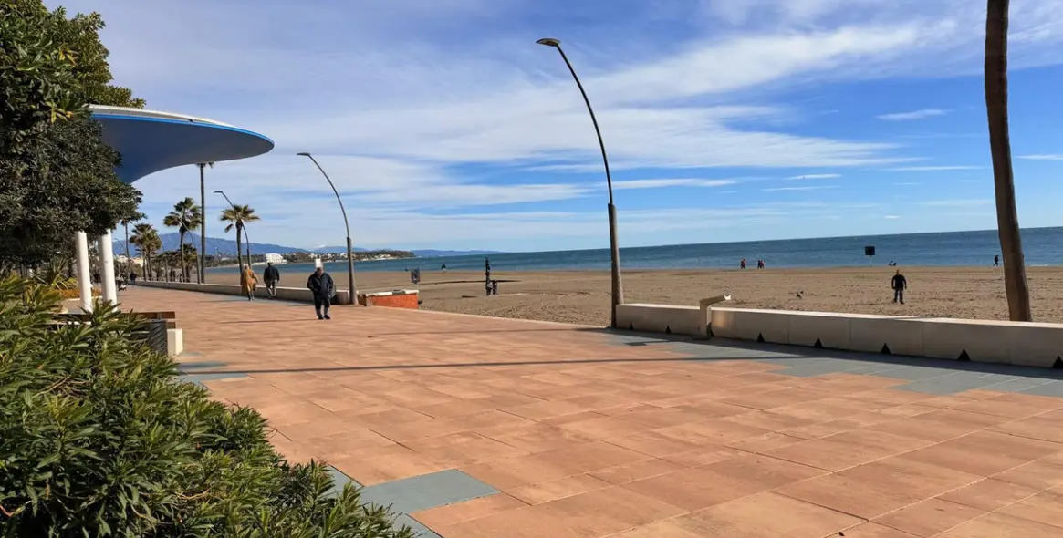 Sale of middle floor apartment in Estepona 21