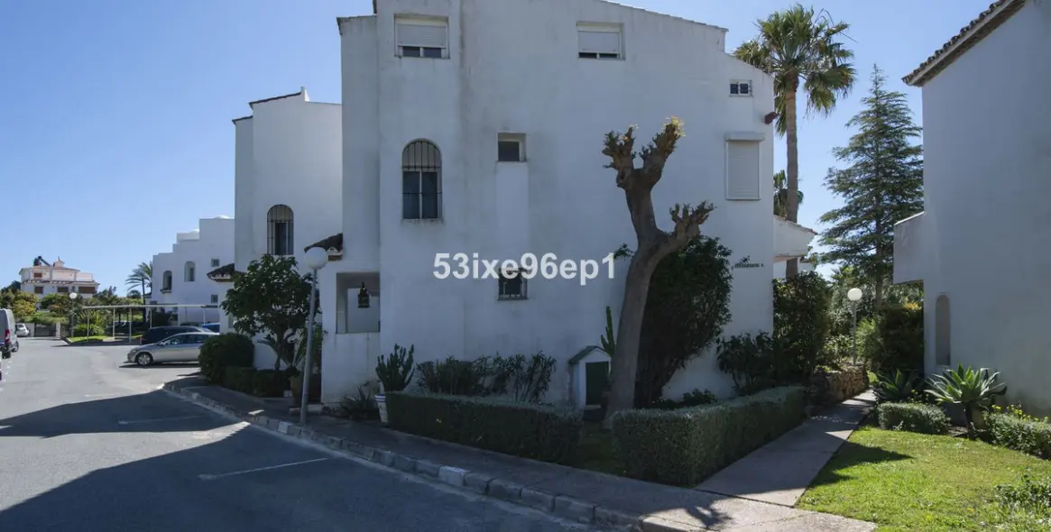 Sale of semi-detached house in New Golden Mile 2