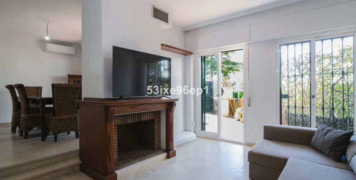 Sale of semi-detached house in New Golden Mile 4