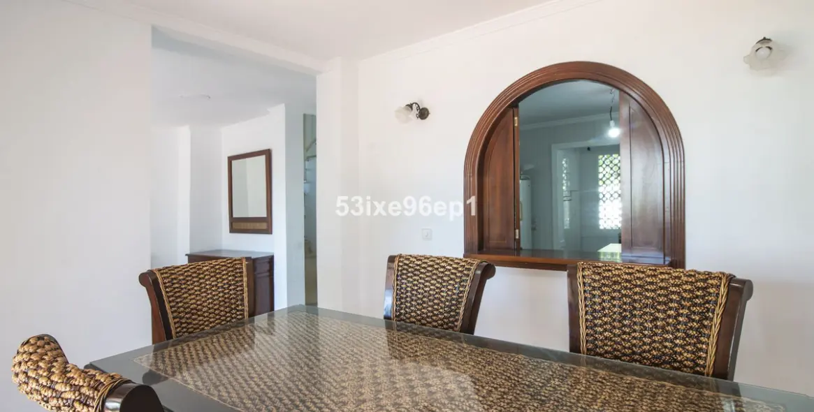 Sale of semi-detached house in New Golden Mile 6