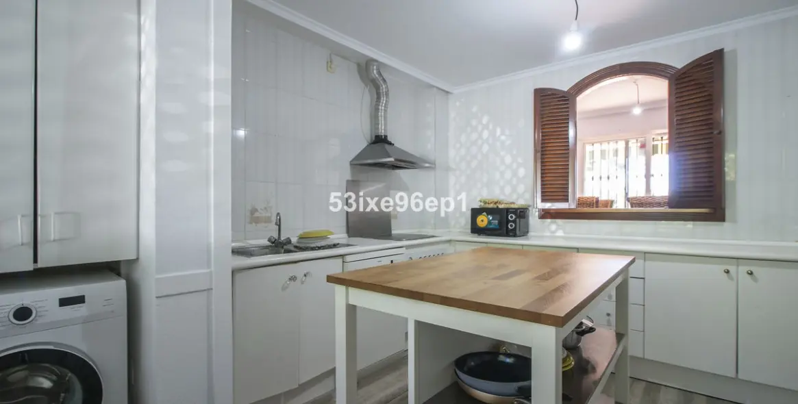 Sale of semi-detached house in New Golden Mile 9