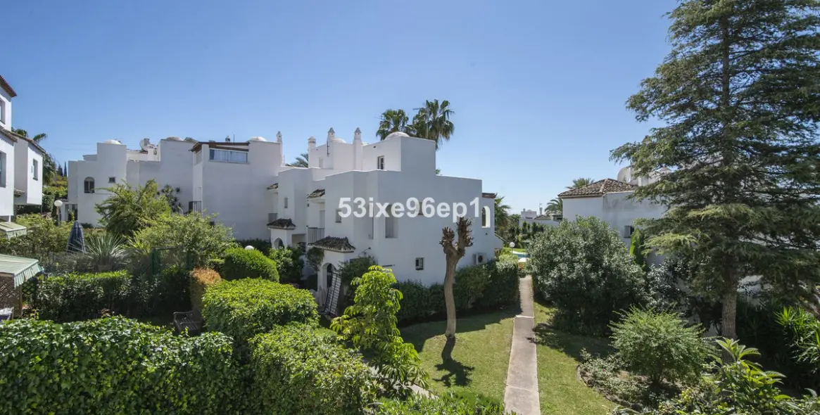 Sale of semi-detached house in New Golden Mile 16
