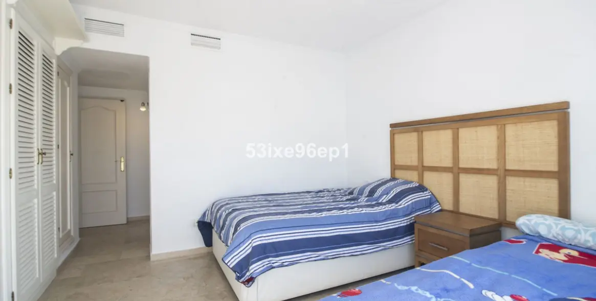 Sale of semi-detached house in New Golden Mile 17