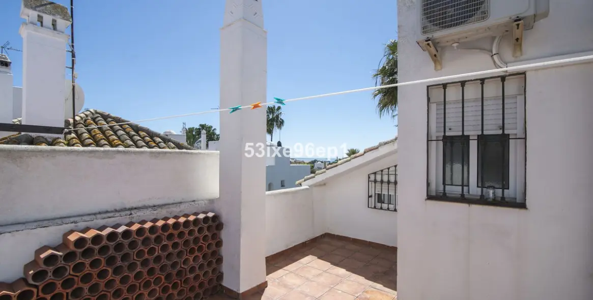 Sale of semi-detached house in New Golden Mile 27
