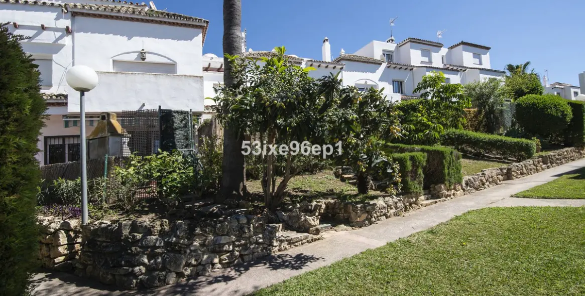 Sale of semi-detached house in New Golden Mile 29