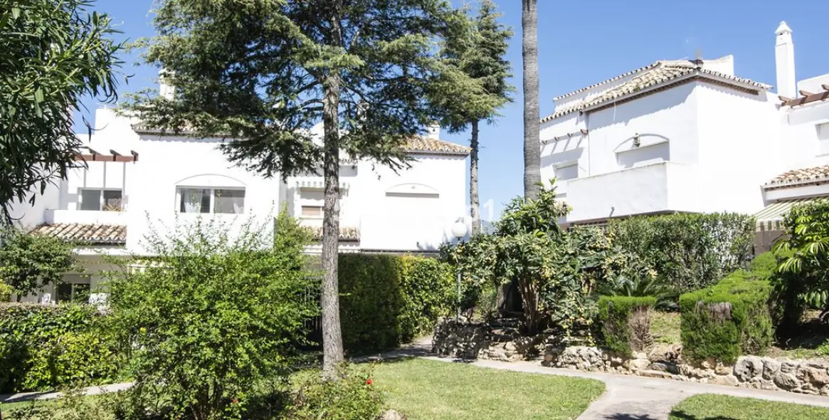 Sale of semi-detached house in New Golden Mile 30