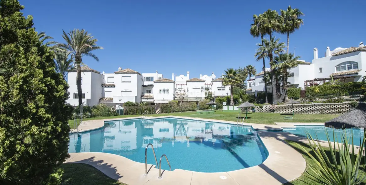 Sale of semi-detached house in New Golden Mile 32
