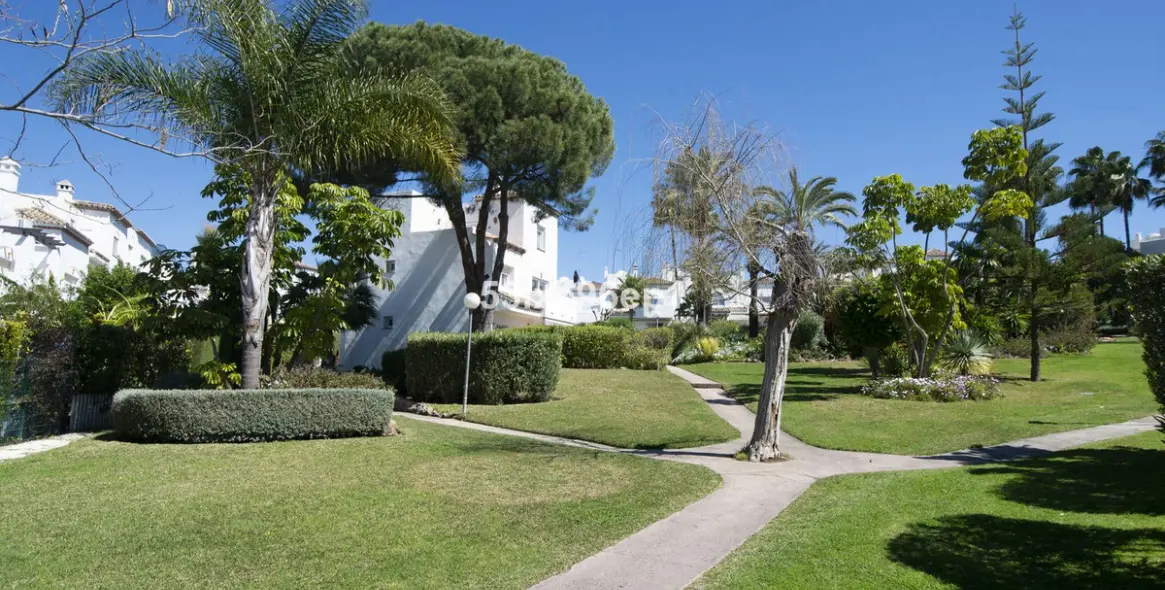 Sale of semi-detached house in New Golden Mile 34