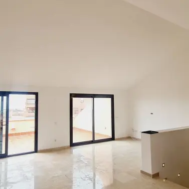 Venta de ático dúplex en Calahonda