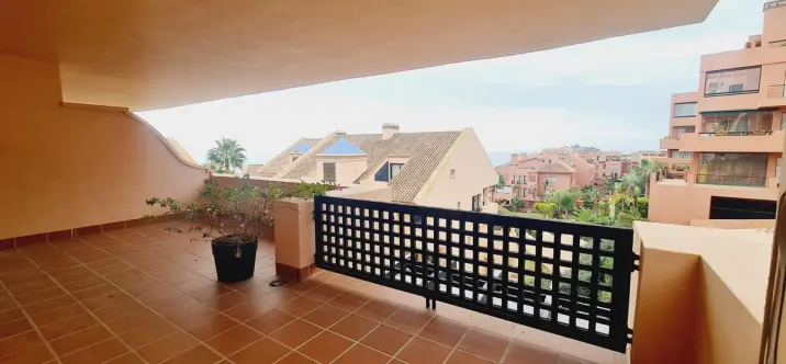 Venta de ático dúplex en Calahonda 3