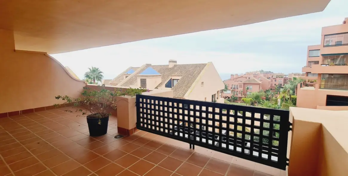 Venta de ático dúplex en Calahonda 15