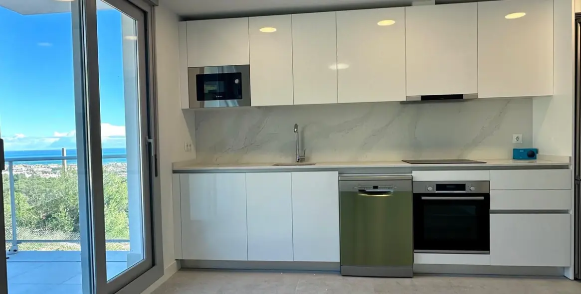 Sale of penthouse in Benalmadena 1