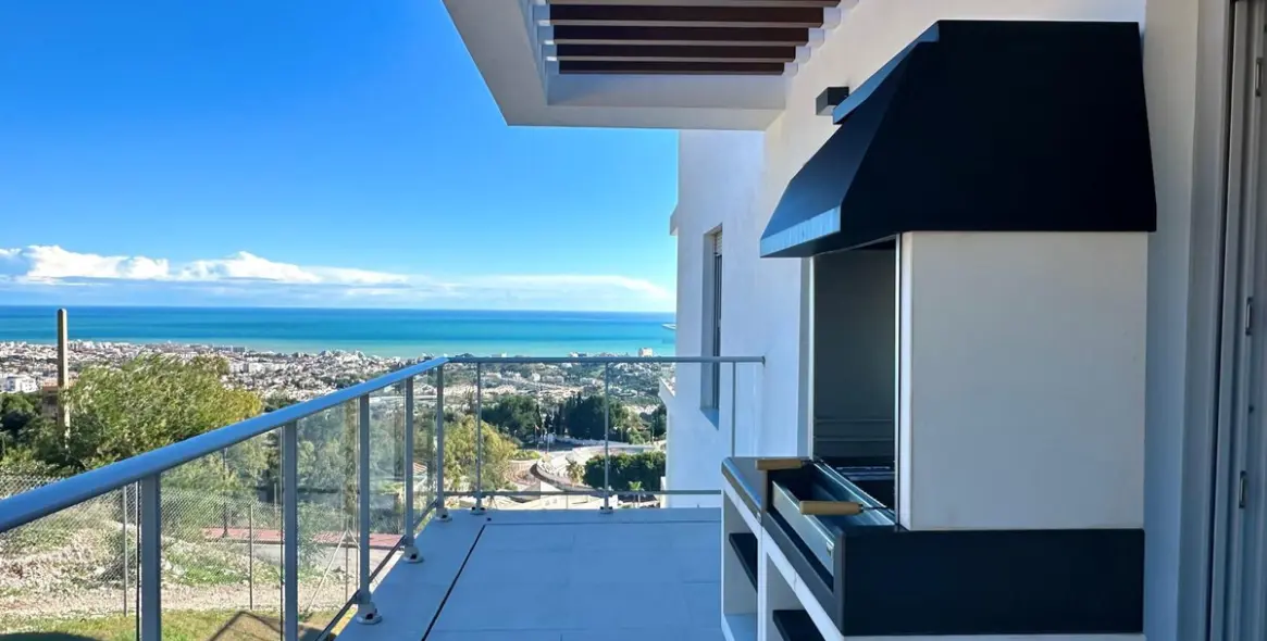 Sale of penthouse in Benalmadena 2
