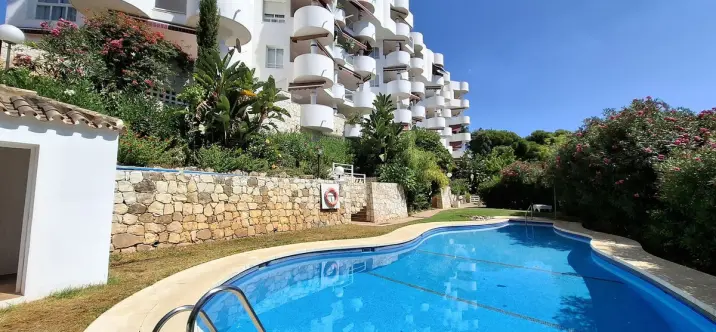 Sale of ground floor apartment in Río Real 0