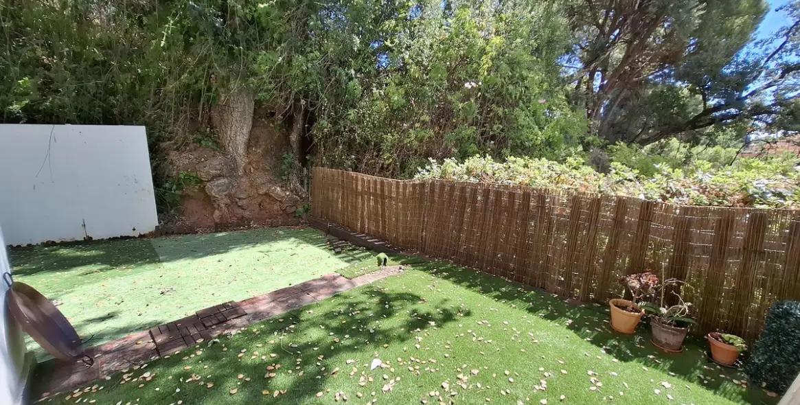 Sale of ground floor apartment in Río Real 2