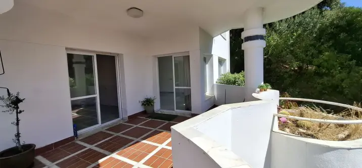 Sale of ground floor apartment in Río Real 2