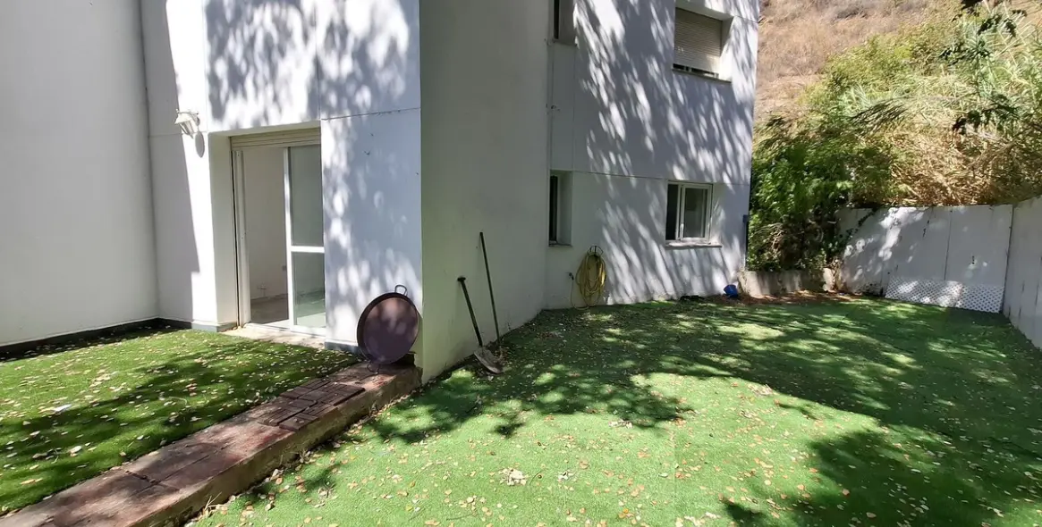 Sale of ground floor apartment in Río Real 10