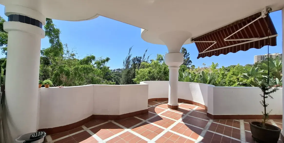 Sale of ground floor apartment in Río Real 11