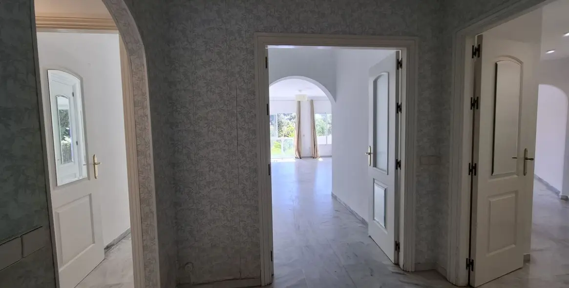 Sale of ground floor apartment in Río Real 14