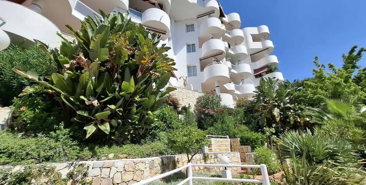 Sale of ground floor apartment in Río Real 15