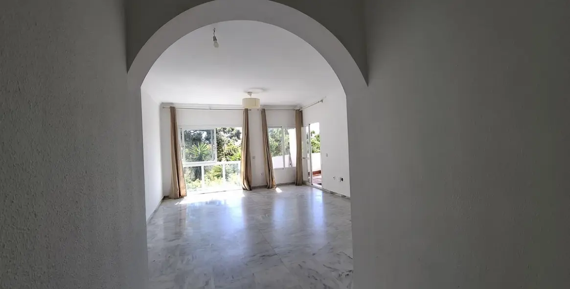 Sale of ground floor apartment in Río Real 19